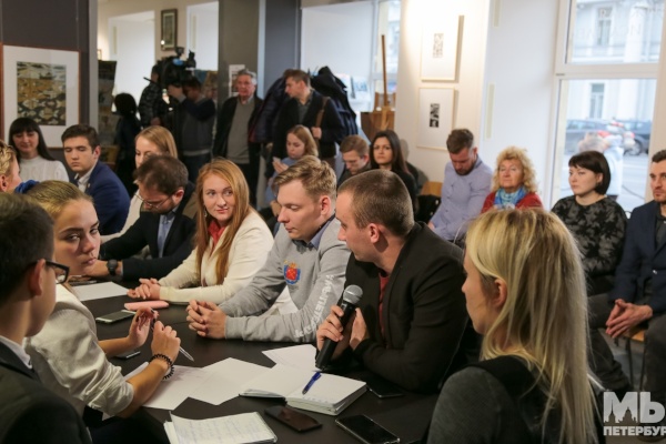 Круглый стол на тему: "Молодежное видение проекта "Великие имена России"