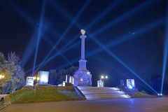 День окончания Ленинградской битвы в Петродворцовом районе завершился Всероссийской патриотической акцией «Лучи Победы»