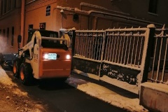 В уборке снега в Центральном районе дополнительно задействованы клининговые компании