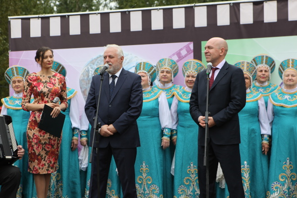 Книжные аллеи в парке им. Бабушкина