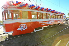 В Мариуполе открыто движение петербургского ретротрамвая