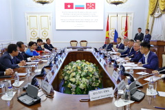 Вопросы организации прямого авиасообщения, сотрудничества в сфере образования и культуры обсудили руководители Петербурга и Хошимина