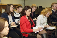 500 госслужащих повысят квалификацию в июне