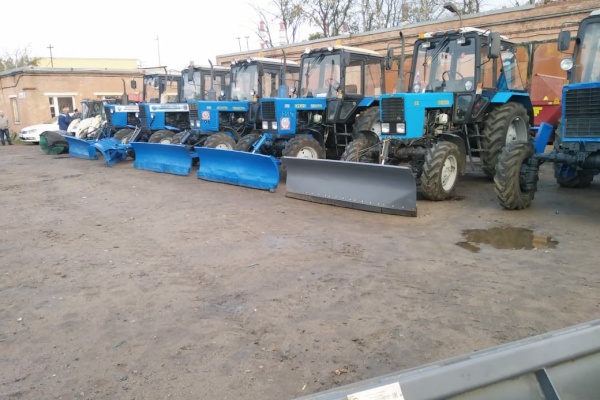 В Кировском районе состоялся традиционный смотр специальной техники, которая будет задействована в зимний период