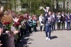 Последний звонок прозвучал сегодня в школах Курортного района