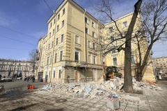 ККИ проводит демонтаж незаконной пристройки к фасаду дома на Кронверкском проспекте