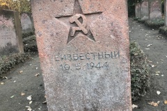 Участники DENKMAL возложили венки на могилу бойцов Красной Армии в Лейпциге