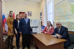 Ветераны Невского района и сотрудники администрации собрали более четырех тысяч писем участникам Специальной военной операции