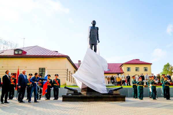 Открытие памятника промышленнику Павлу Матвеевичу Обухову