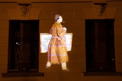 Дом Исаака Бродского украсила световая инсталляция с изображением знаменитого художника