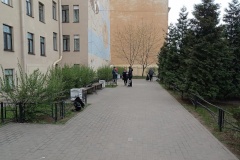 Сотрудники Управления социального питания приняли участие в городском субботнике