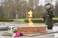Память погибших в годы Великой Отечественной войны почтили на Серафимовском кладбище