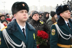Делегация Фрунзенского района приняла участие в торжественно-траурной церемонии на Площади Победы