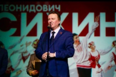 Глава администрации Московского района поздравил с юбилеем заслуженного работника культуры Российской Федерации Александра Носихина