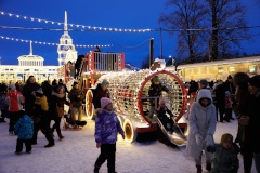 Поезд Деда Мороза в Петергофе
