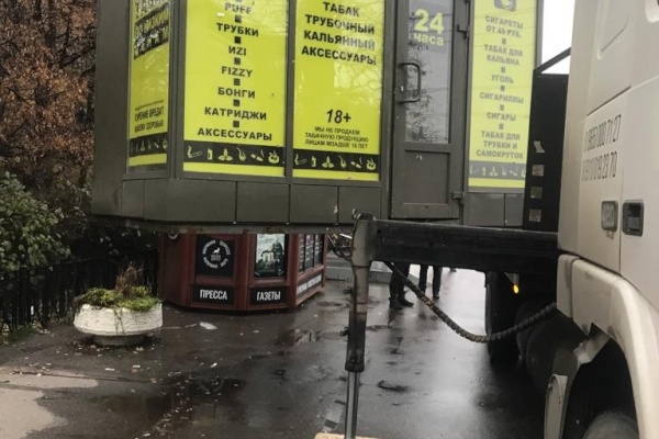 В Петербурге провели рейды по незаконной торговле: закрыто несколько крупных точек