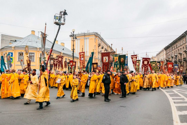 День перенесения мощей святого благоверного князя Александра Невского