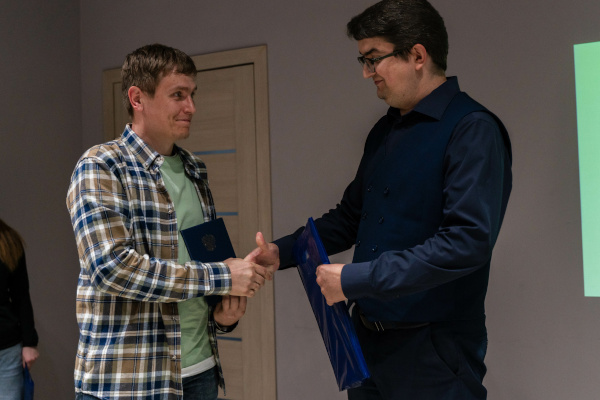 Завершилось обучение по программе профессиональной переподготовки «Специалист по работе с молодежью» для участников СВО, а также представителей социально ориентированных НКО от Центра «ВЕКТОР»