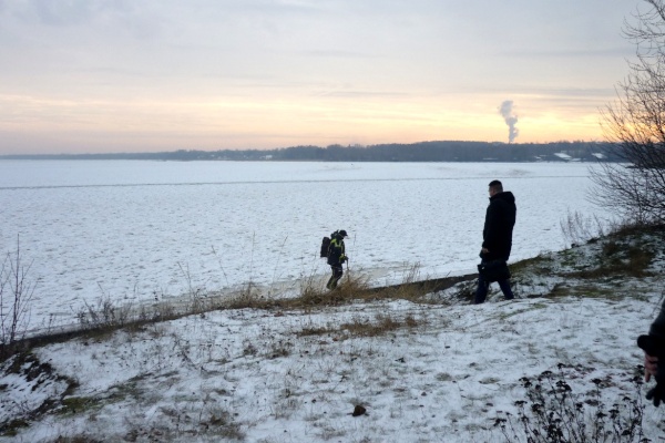 В Петербурге продолжаются рейды по контролю за соблюдением запрета выхода на лёд