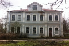 На доме Карамзина в Царском Селе ведутся работы по замене крыши в историческом материале и существующих габаритах