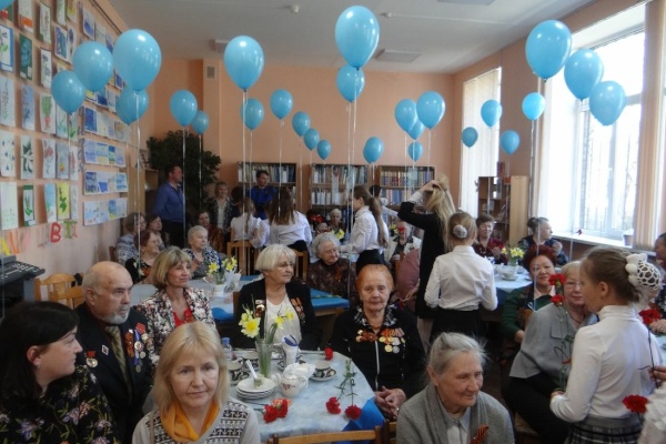 В детской библиотеке № 8 Невского района поздравили ветеранов Великой Отечественной войны