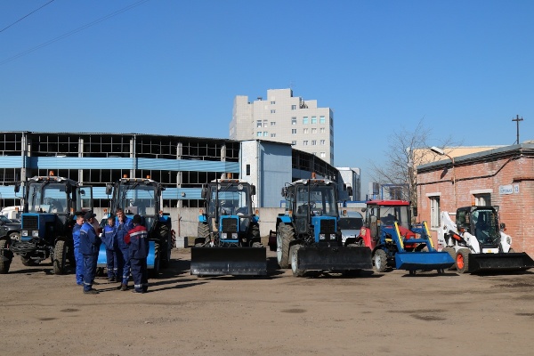 В Кировском районе проверили готовность техники к уборке в летний период