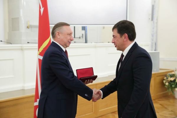 Президент наградил председателя Комитета по экономической политике Валерия Москаленко