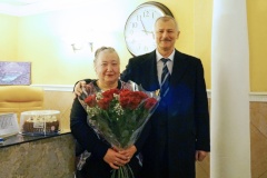 Лариса Федоровна - консьержка-герой, приняла роды у жительницы дома