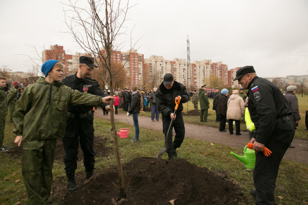 Высадка Аллеи Спецназа в парке Интернационалистов 24.10.2015
