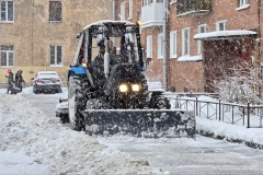 Коммунальные службы Петербурга переведены на усиленный режим работы в условиях залпового снегопада