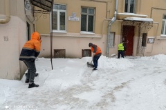 Уборка снега в Кировском районе идет ударными темпами