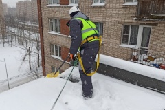 В Невском районе выполнены работы по очистке кровель