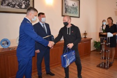 В Невском районе детям-сиротам вручили документы на квартиры