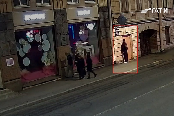 Вандала, написавшего свою кличку на здании института ФСБ, вычислили по камерам