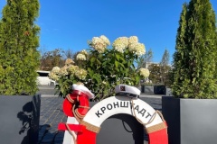 На Якорной площади Кронштадта прошла фотоакция «Из Кронштадта с любовью!»