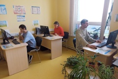 В Центре реабилитации инвалидов Кировского района прошло занятие на тему «Безопасность в интернете: как не попасть на мошеннические сайты»