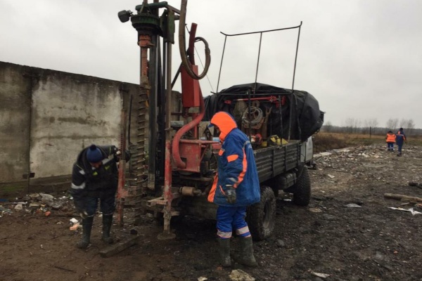 Специалисты исследуют состав свалки в Шушарах