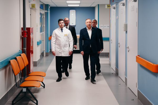 Александр Беглов осмотрел новое здание Детского поликлинического отделения №129 Городской поликлиники №106 Красносельского района