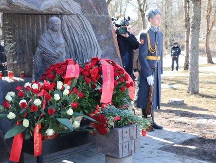Сегодня в Красном Селе прошла торжественно-траурная церемония, посвященная Международному дню освобождения узников фашистских лагерей