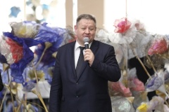 Врио главы администрации Калининского района Сергей Петриченко поздравил актив ветеранских и общественных организаций с Днем защитника отечества и 8 марта