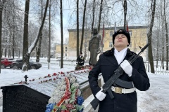 В Пушкинском районе состоялась торжественно-траурная церемония у братского захоронения «Скорбящая», в котором приняло участие около 150 человек