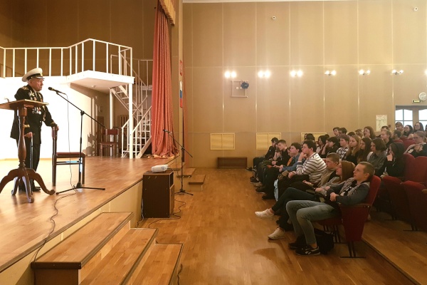 Во Фрунзенском районе состоялась встреча студентов с ветераном Великой Отечественной войны Василием Хрисантовичем Яворским