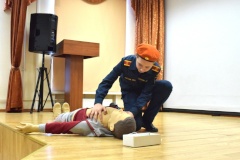 Кадетов Невского района обучают навыкам оказания первой помощи