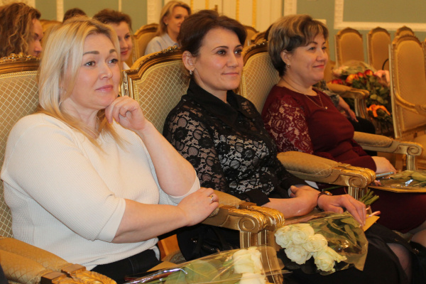 Сотрудники комбината питания "Охта" награждены благодарственными письмами Губернатора Санкт‑Петербурга