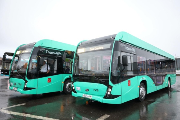 Первые Сириусы, закупленные специально для нового инновационного парка электробусов в «Ржевке», начали обслуживать пассажиров