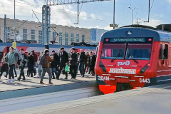 Александр Беглов: Электрички Балтийский вокзал - Гатчина стали шестым тактовым маршрутом из Петербурга