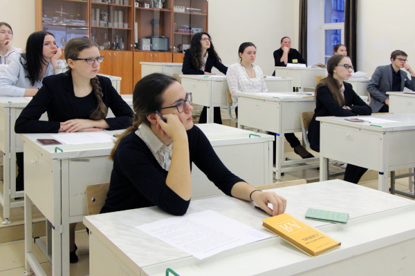 2 декабря – Итоговое сочинение пишут одиннадцатиклассники всей России 