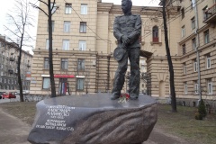 Сквер в честь героя-подводника Александра Маринеско будет благоустроен