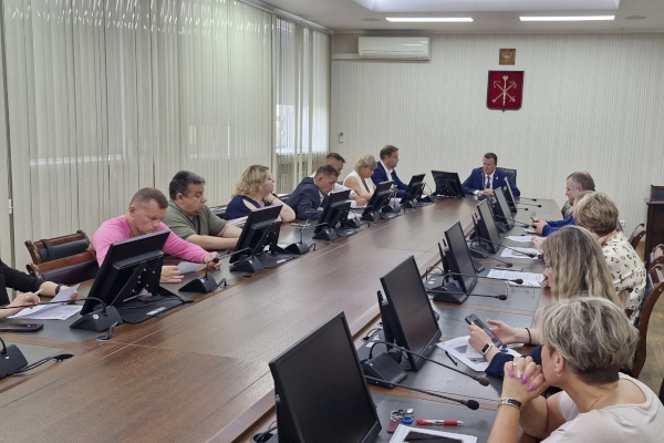 В администрации состоялось заседание рабочей группы по вопросам ликвидации борщевика Сосновского