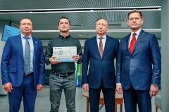 Вручена миллионная Единая карта петербуржца
